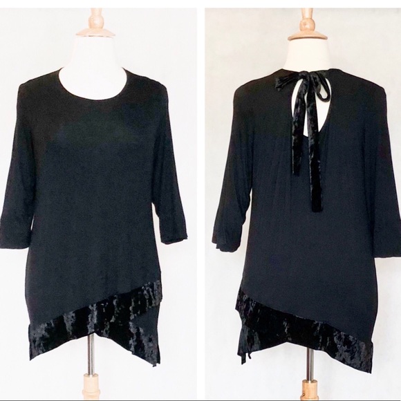 cha cha vente Tops - Cha Cha Vente Velvet Trim Tie Back Knit Tunic
